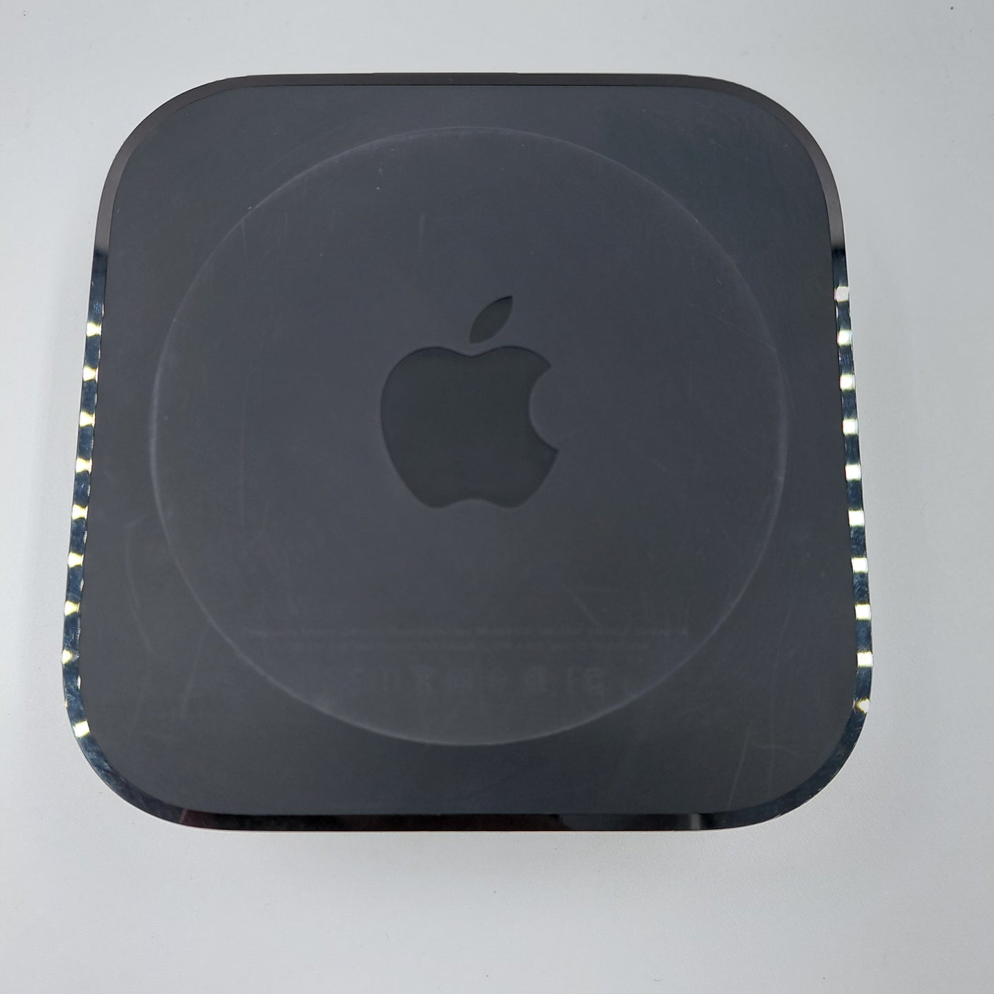 Apple TV HD 4th Gen 32GB Digital HD Media Streamer A1625 WiFi + Ethernet