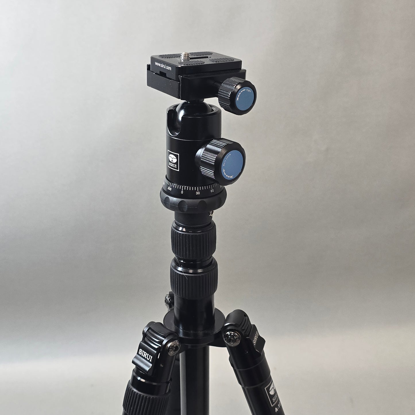 Sirui 1 Series a-1005 5-Section Al Tripod/Monopod with Y-Series Y-10 Ball Head