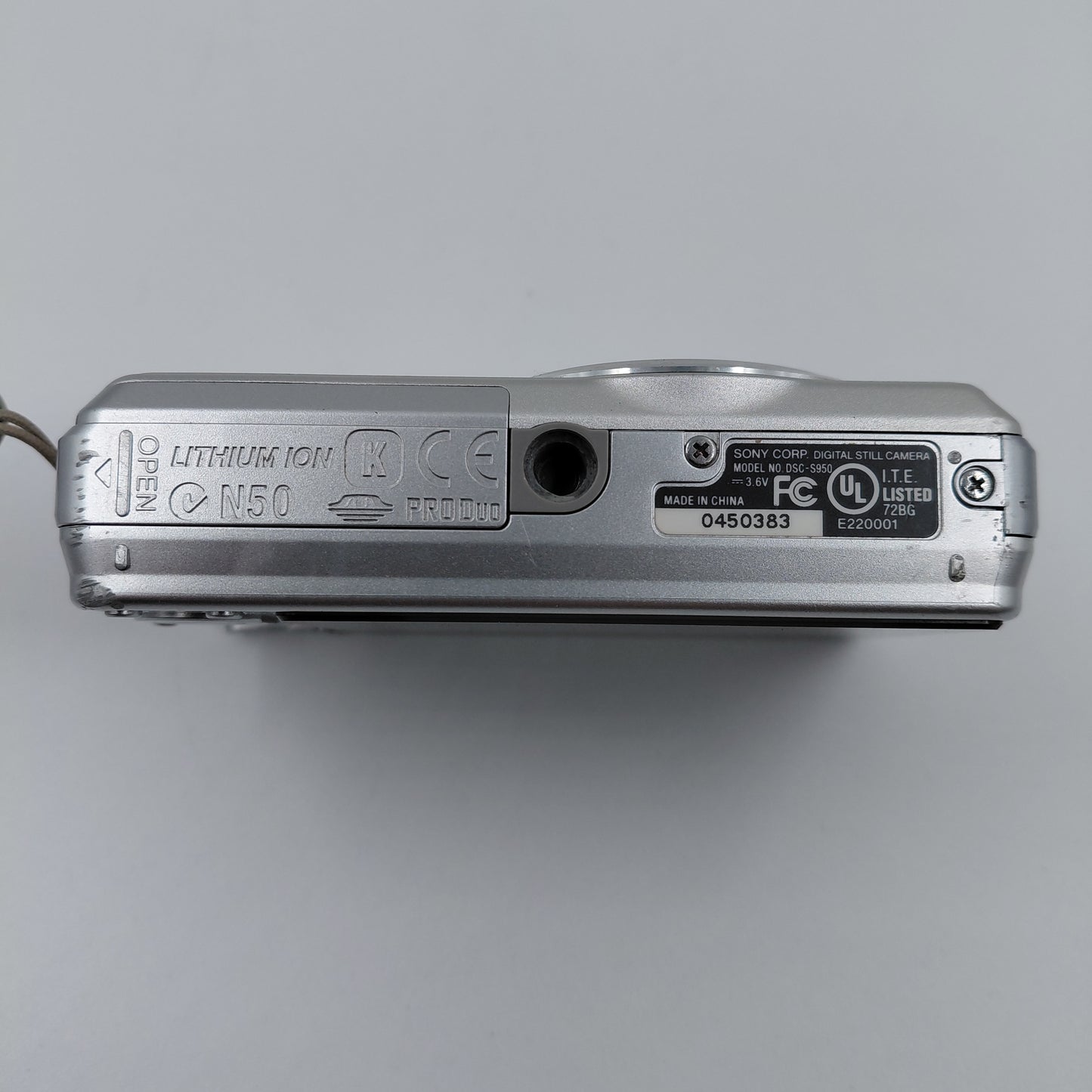 Sony CYBER-SHOT DSC-S950 10.1MP Digital Point-And-Shoot Camera