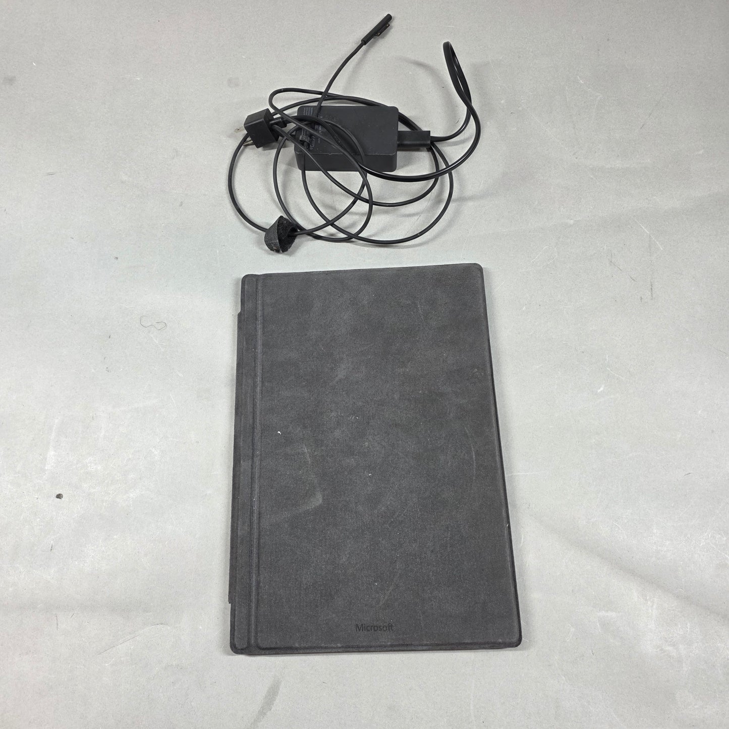 Microsoft Surface Pro 5 1796  12.3 i5-7300U 2.60GHz 8GB RAM