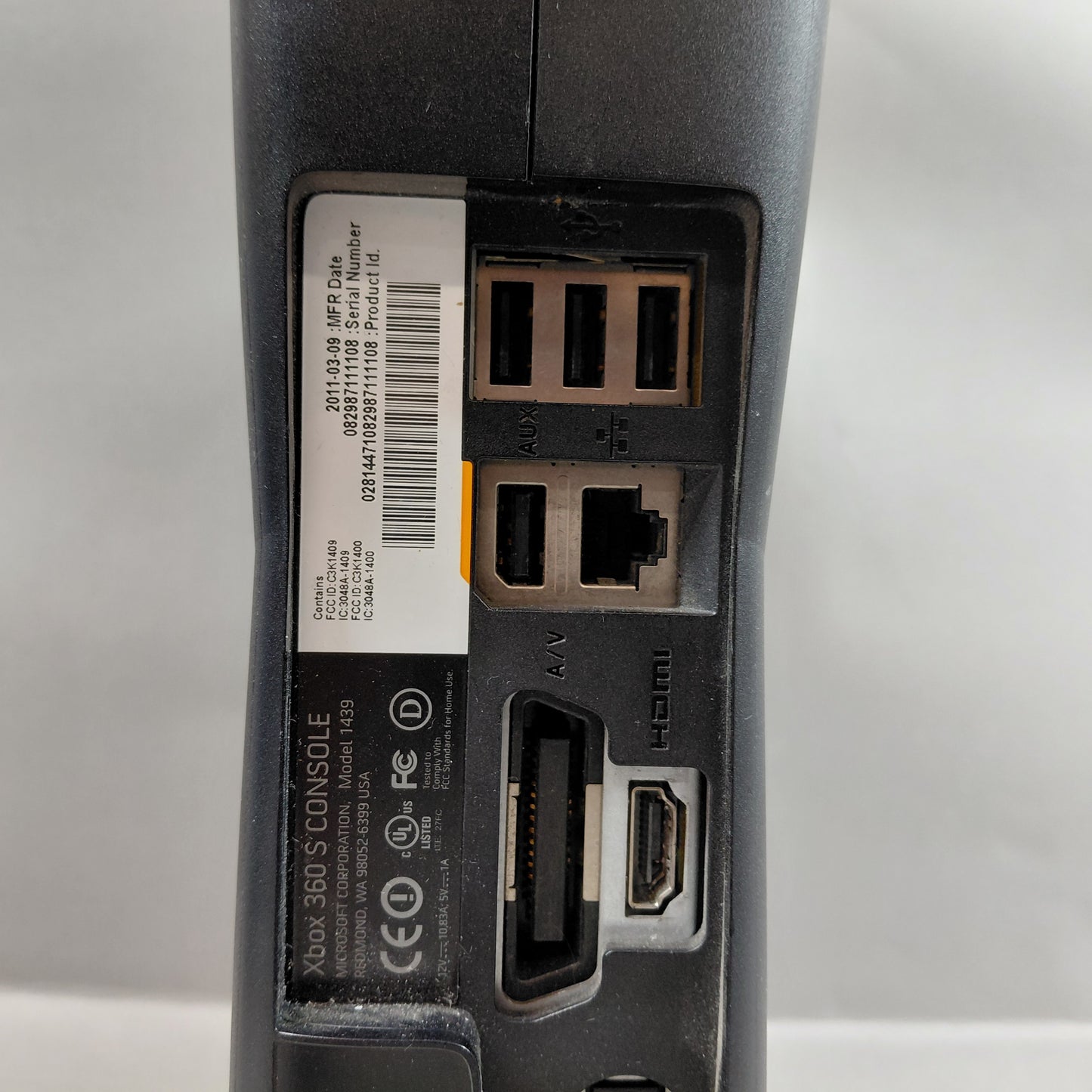 Microsoft Xbox 360 S 4GB Black 1439 W/3 Games