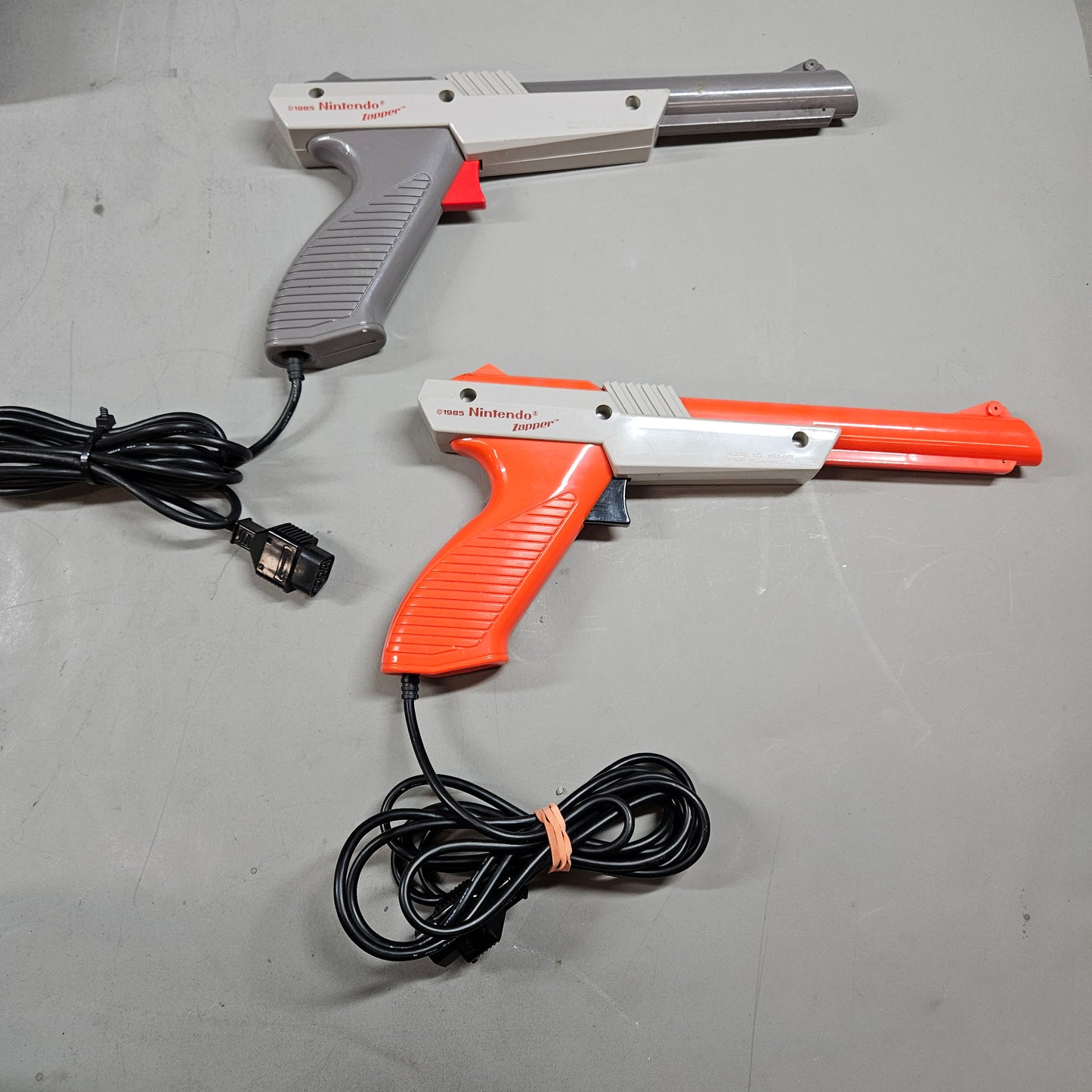 Nintendo Entertainment System NES Video Game Console NES-001 Gray