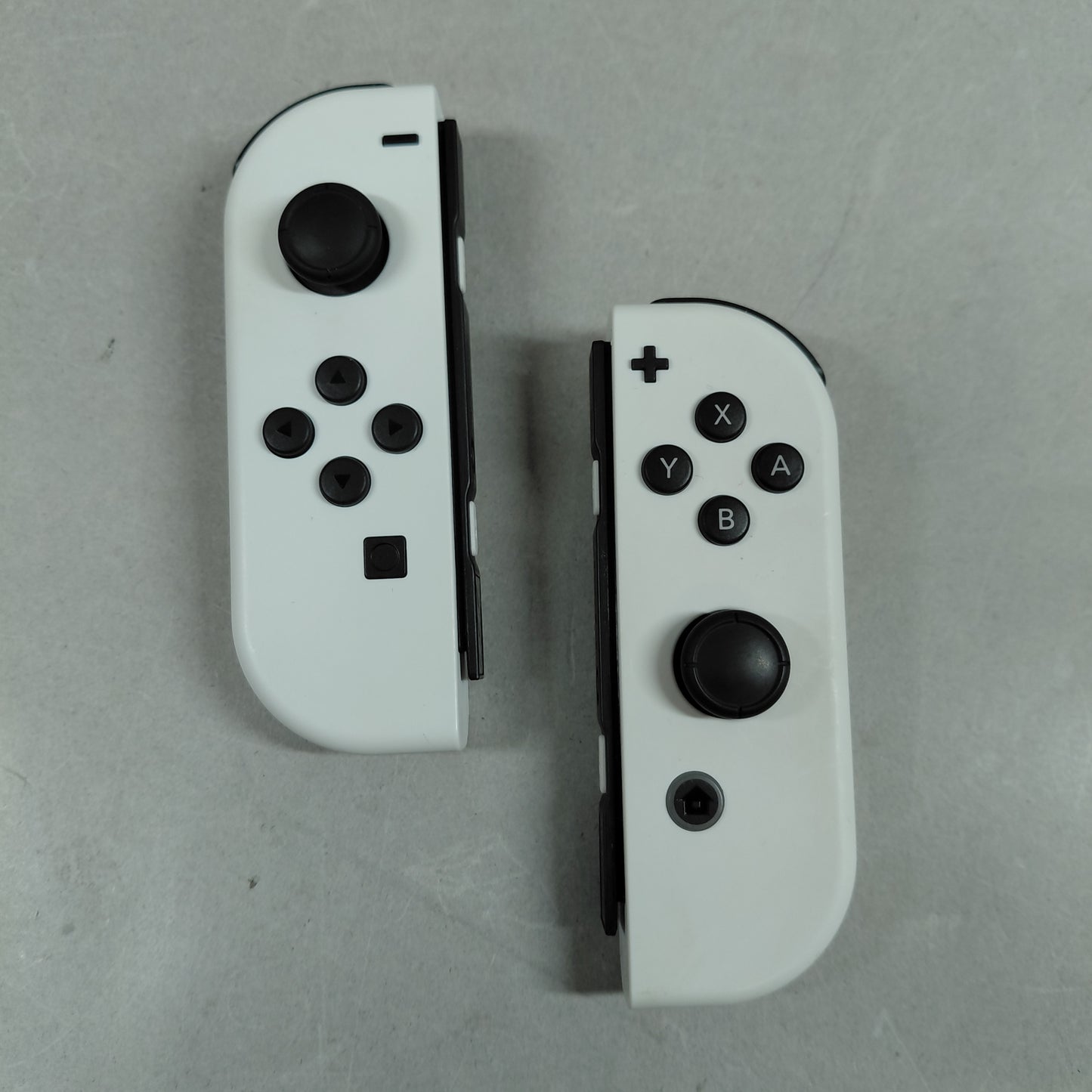 Nintendo Switch OLED Video Game Console HEG-001 Black/White