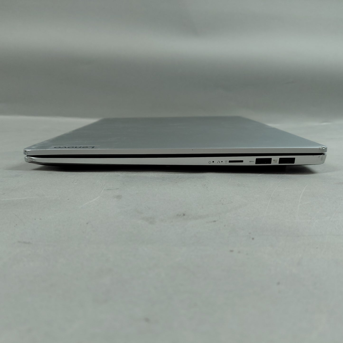 Lenovo IdeaPad Slim 5 16" Core 7 150U 1.8GHz 8GB RAM 512GB SSD
