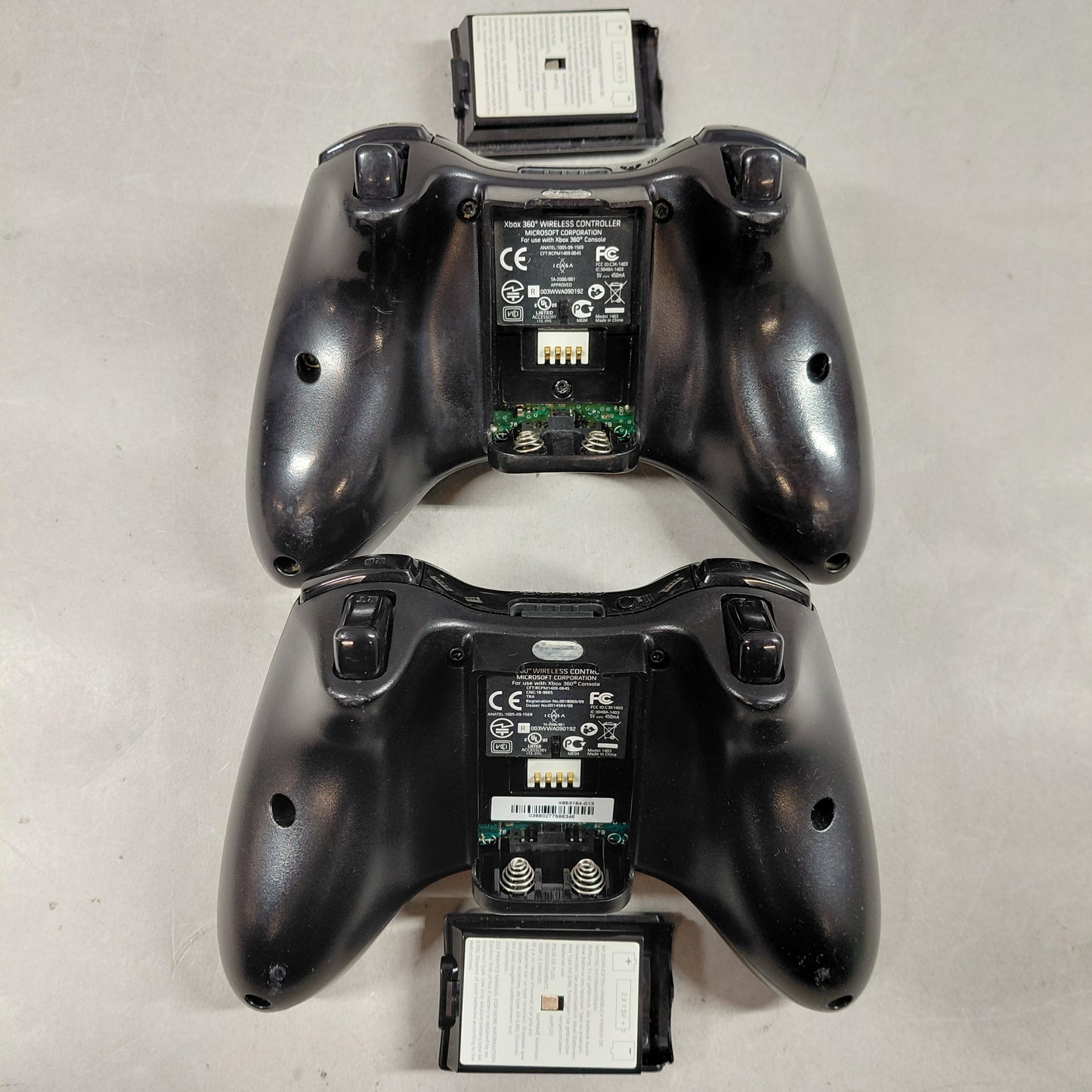 Microsoft Xbox 360 S 4GB Black 1439 W/3 Games