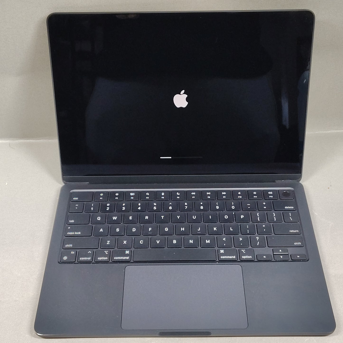 2022 Apple MacBook Pro 13.6" M2 8C GPU 3.5GHz 8GB RAM 250GB SSD A2681