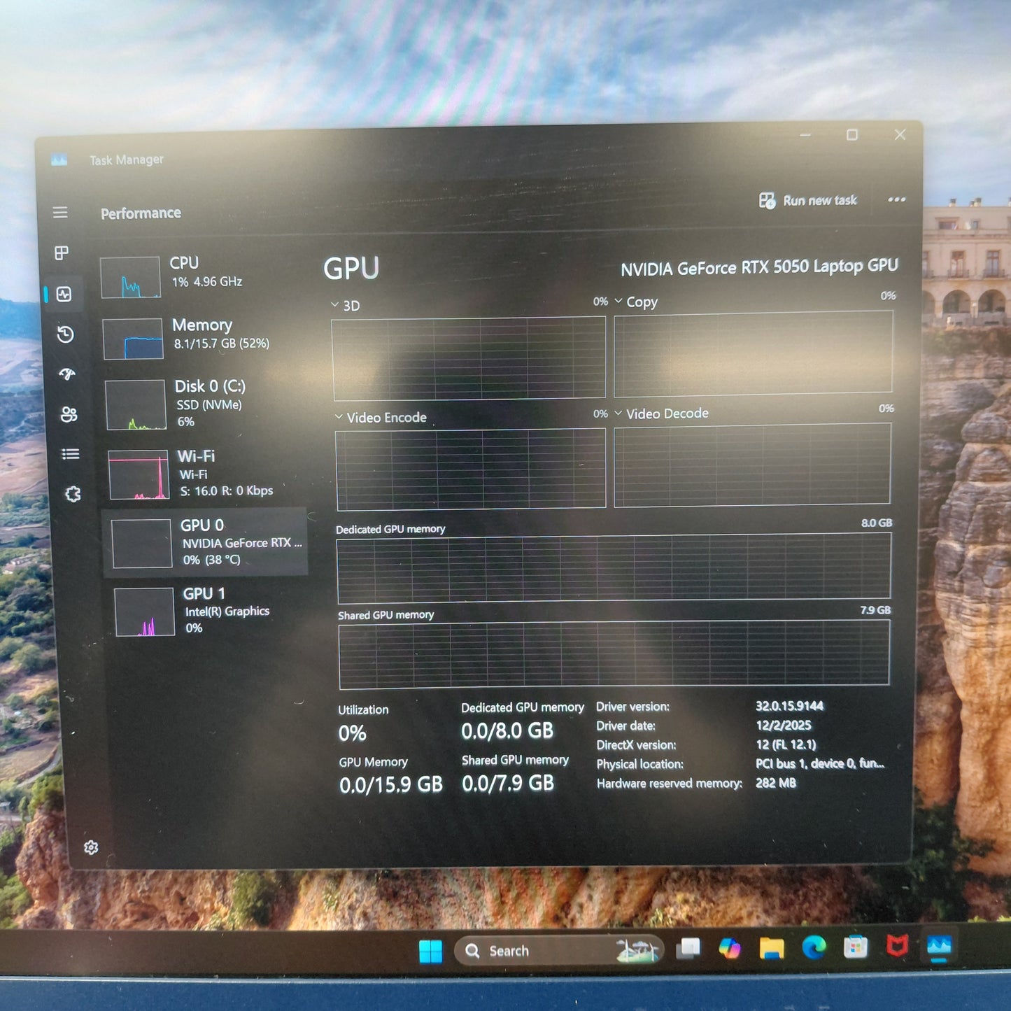 Alienware 16 Aurora AC16250 i7-240H 2.5GHz 16GB RAM 1TB SSD RTX 5050 Laptop GPU