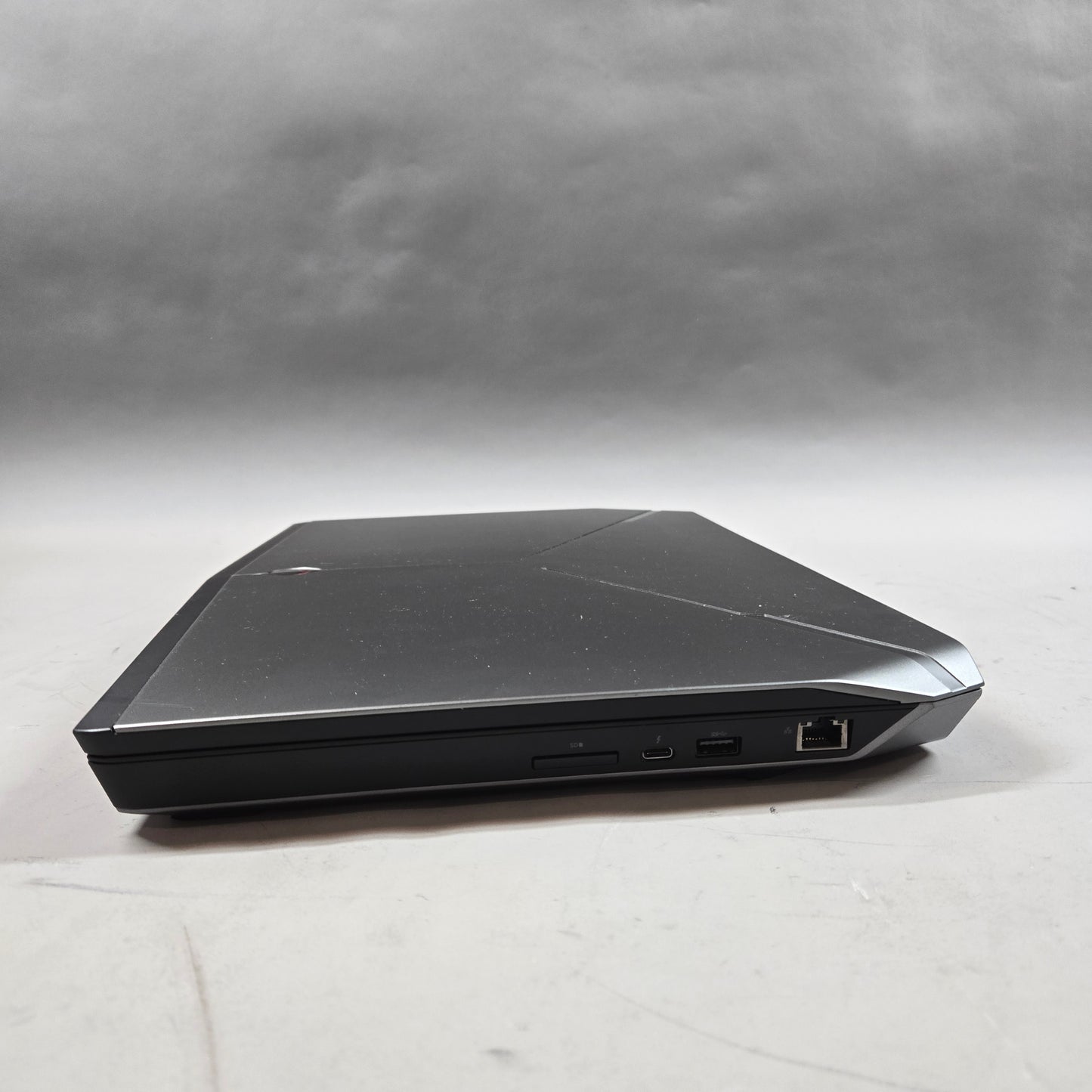 Alienware 17 R3 i7-6820HK 8GB RAM 1TB SSD GeForce RTX 2060