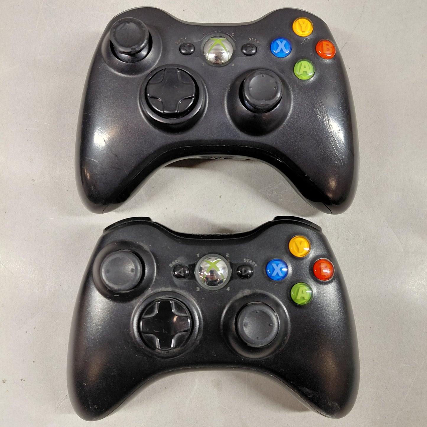 Microsoft Xbox 360 S 4GB Black 1439 W/3 Games