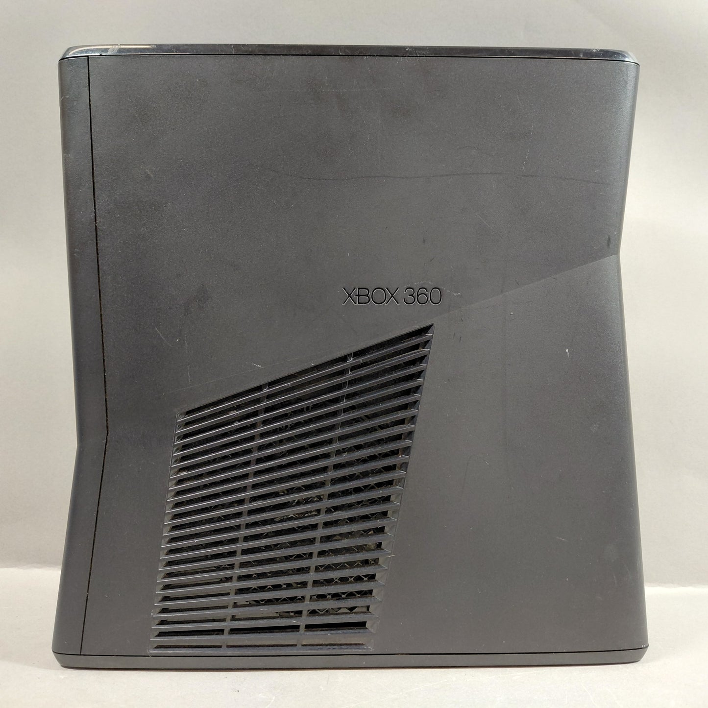 Microsoft Xbox 360 S 4GB Black 1439 W/3 Games