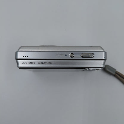 Sony CYBER-SHOT DSC-S950 10.1MP Digital Point-And-Shoot Camera