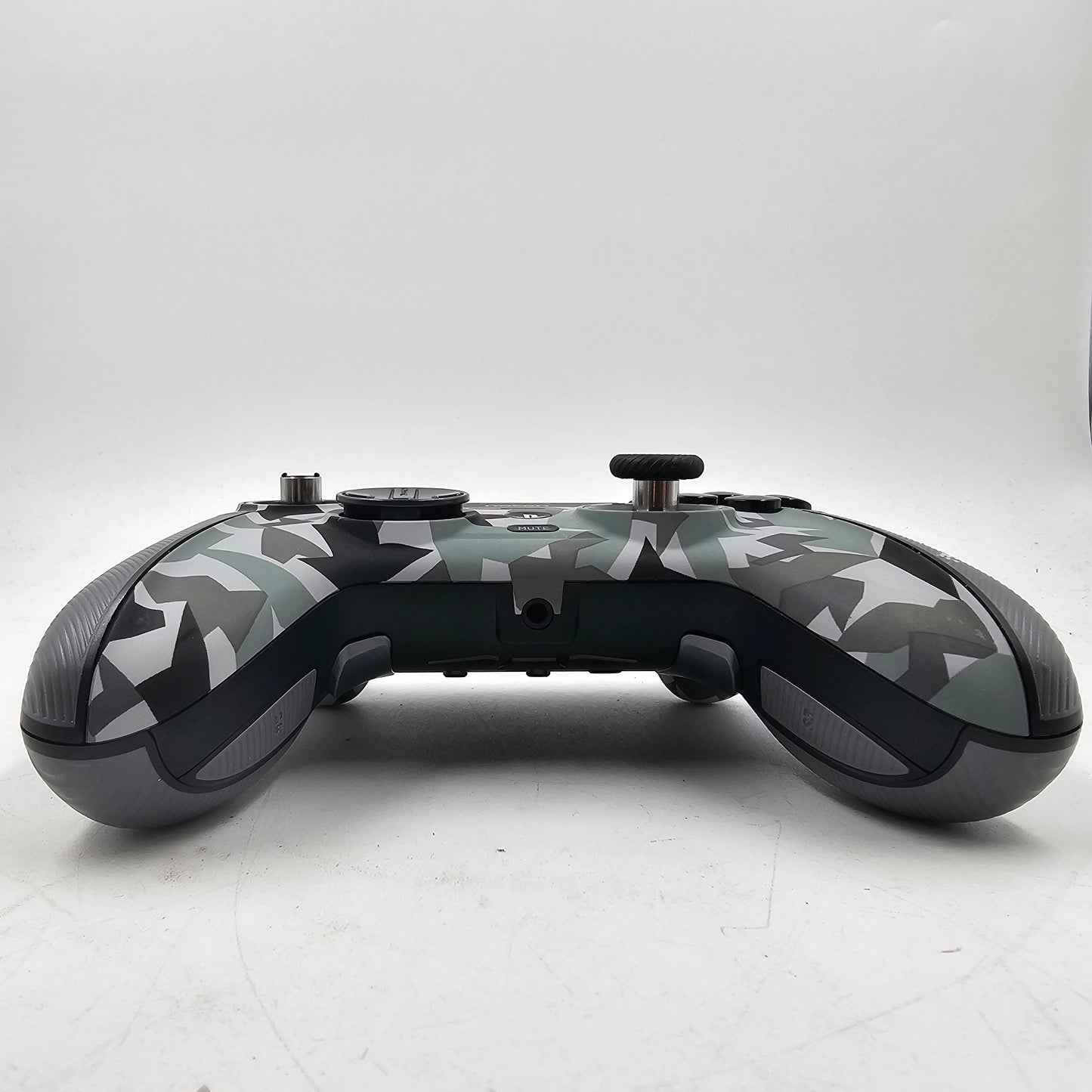 Sony Nacon Gray Camo 850036144779 Missing top of left joystick
