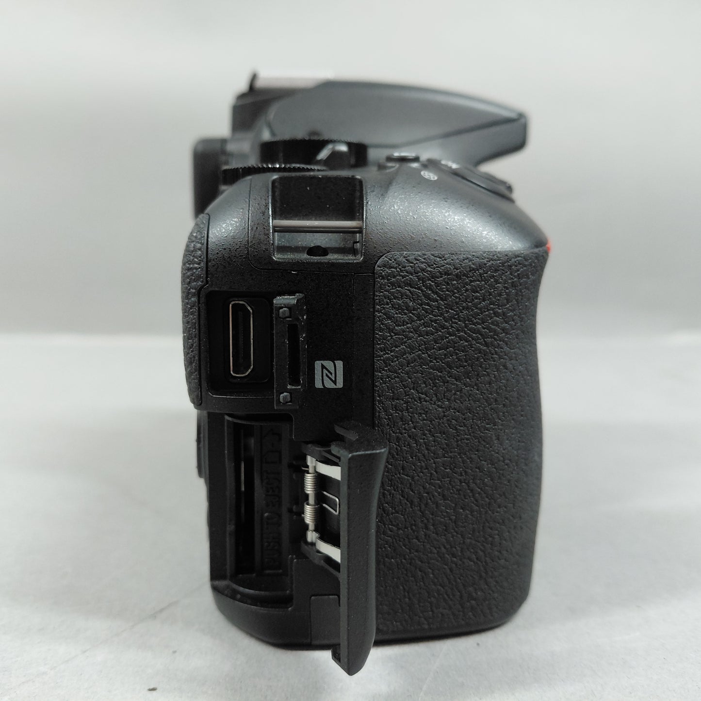 Nikon D5600 24.1MP Digital SLR DSLR Camera